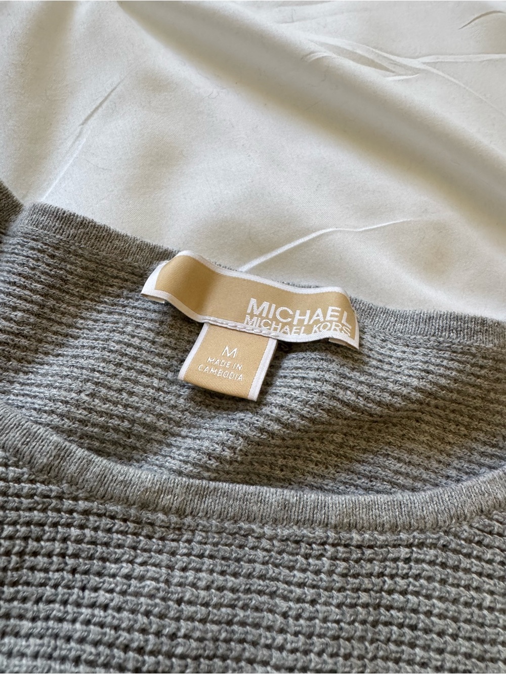 Michael Kors Grey Waffle Knit Side Button Sweater M - Picture 3 of 7